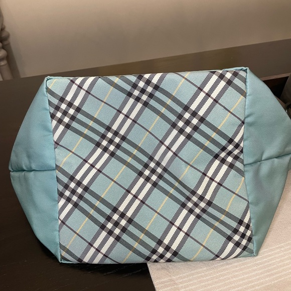 💯 authentic Burberry Blue Label tote with COA and purse kit - Picture 8 of 14